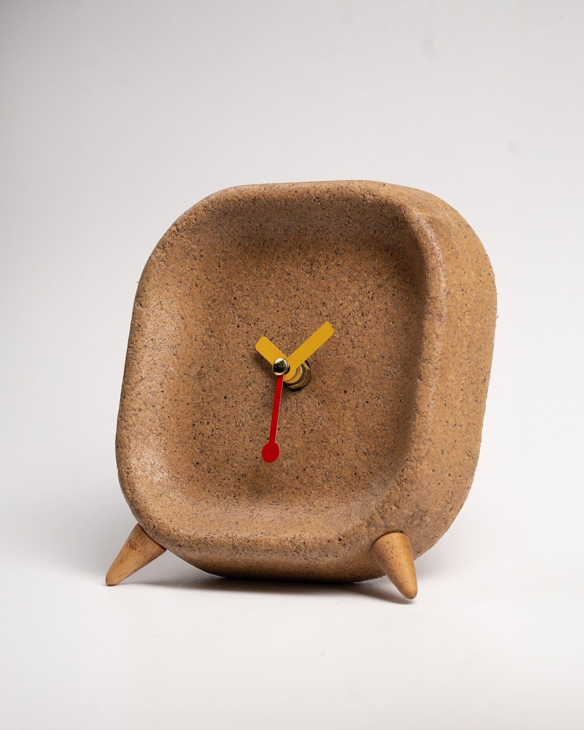 Gaddha Desk Clock — PALA × Bell Living Lab