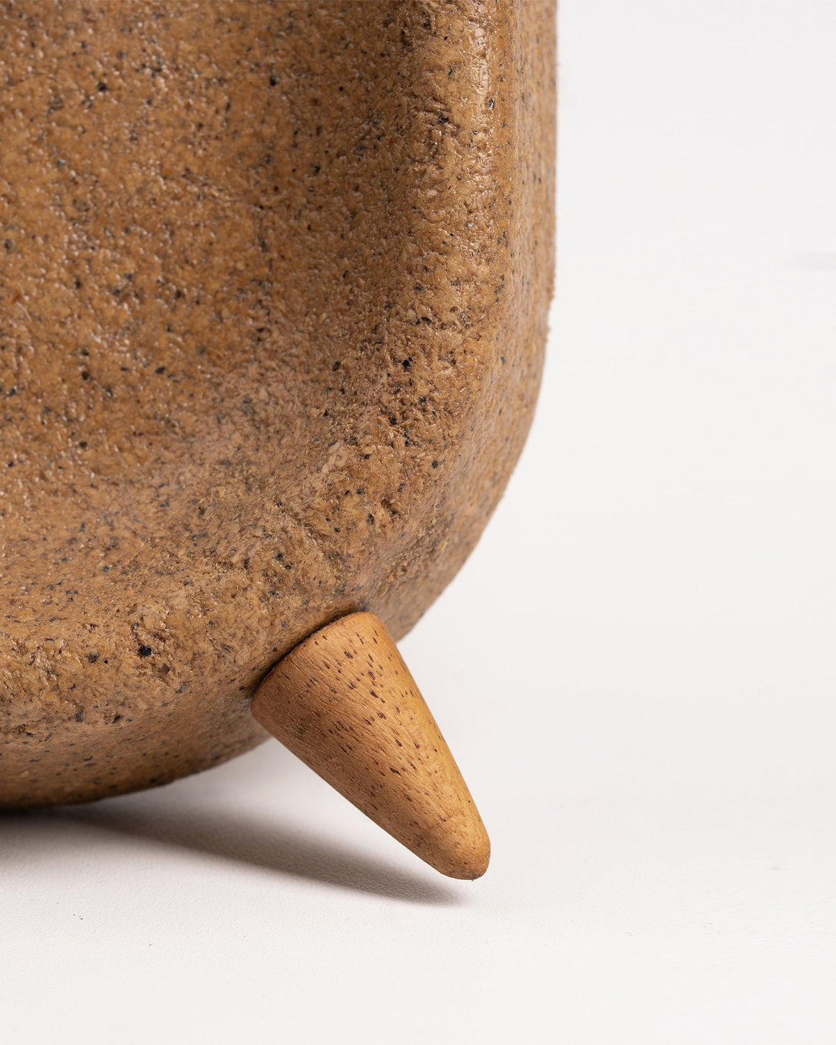 Gaddha Desk Clock — PALA × Bell Living Lab