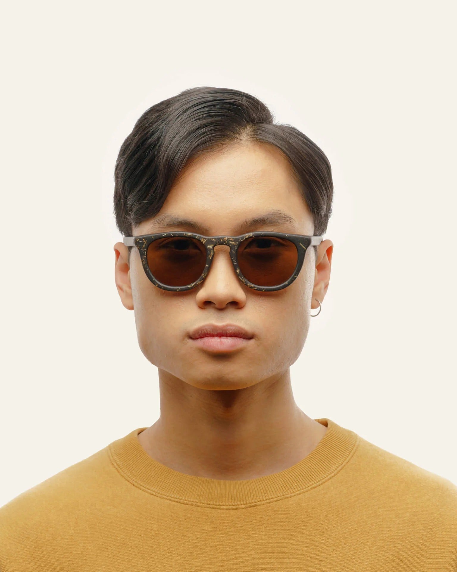 Anderson Flax Brown Sunglasses — On model
